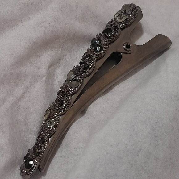 Studded Duck Bill/Alligator Hair Clip - Picture 5 of 5